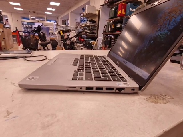 Dell Latitude 5410 i5-10310U 16GB 256GB SSD, Intel Core i5-10310U, 16 GB RAM, 238 GB SSD, Windows 11 Pro, Kratzer, | Zustand: Sehr Gut – Bild 4