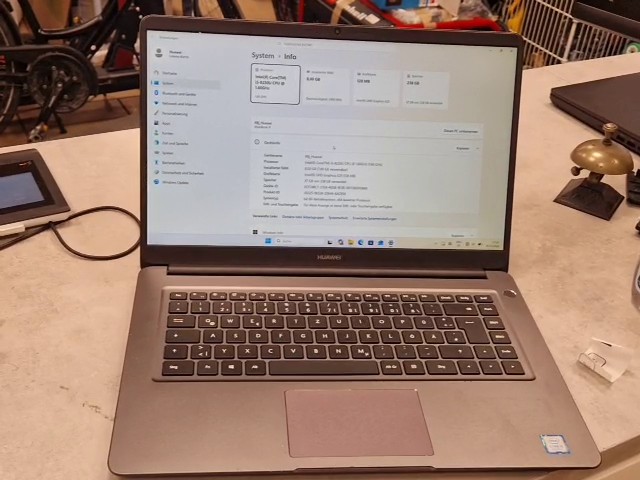 Huawei MateBook D MRC-W10, Intel i5-8250U, 8GB RAM, 238GB SSD, Windows | Zustand: Sehr Gut