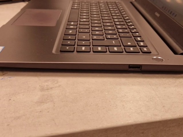 Huawei MateBook D MRC-W10, Intel i5-8250U, 8GB RAM, 238GB SSD, Windows | Zustand: Sehr Gut – Bild 3