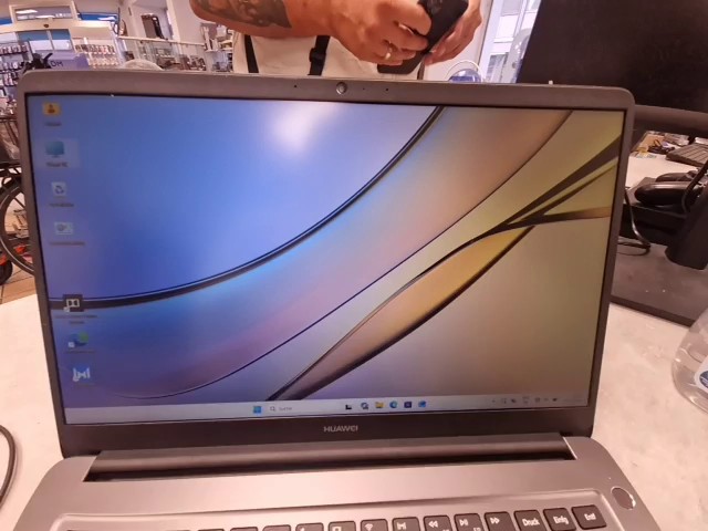 Huawei MateBook D MRC-W10, Intel i5-8250U, 8GB RAM, 238GB SSD, Windows | Zustand: Sehr Gut – Bild 4