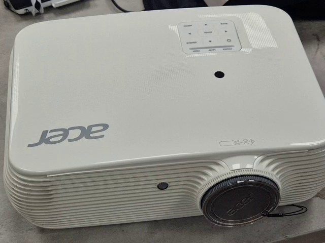 Acer H5382BD DLP Beamer Weiß, D7P1602, 3D DLP Projektor, Fernbedienung, Netzkabel | Zustand: Gut – Bild 2