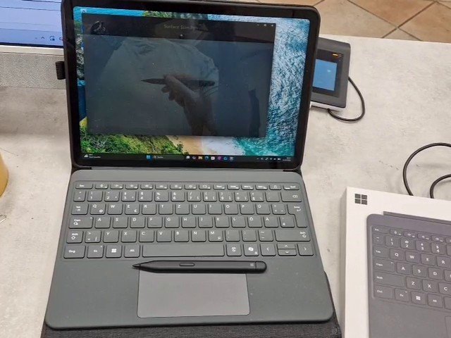Microsoft Surface Pro 12" Platinum, Snapdragon X Plus, 16GB RAM, 256GB SSD, inkl. Tastatur & Slim Pen, OVP | Zustand: Sehr Gut | Farbe: silber – Bild 3