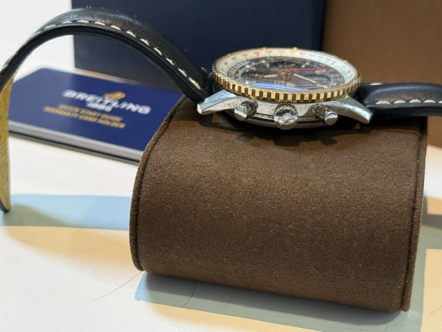 Breitling Navitimer 41 Schwarz Leder, Herrenuhr, Chronograph, Automatik, Edelstahl | Rotgold, Ref. U13324, mit Box und Zertifikat | Zustand: Sehr Gut – Bild 4