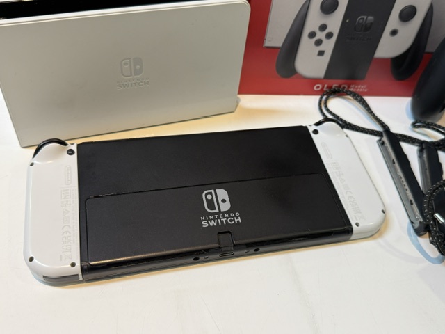 Nintendo Switch OLED, Mit Verpackung | Ladegerät | HDMI | Docking | Zustand: Sehr Gut | Farbe: weiss – Bild 5