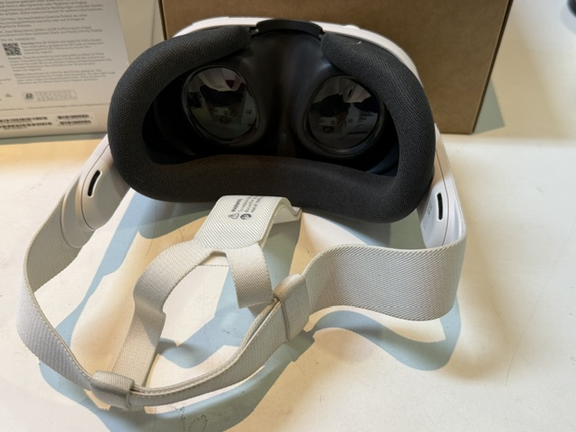 Meta Quest 3 512GB Weiß , All-in-One VR-Headset mit Touch Plus Controllern, 4K+ Infinite Display und Snapdragon XR2 Gen 2 | Zustand: Sehr Gut – Bild 3