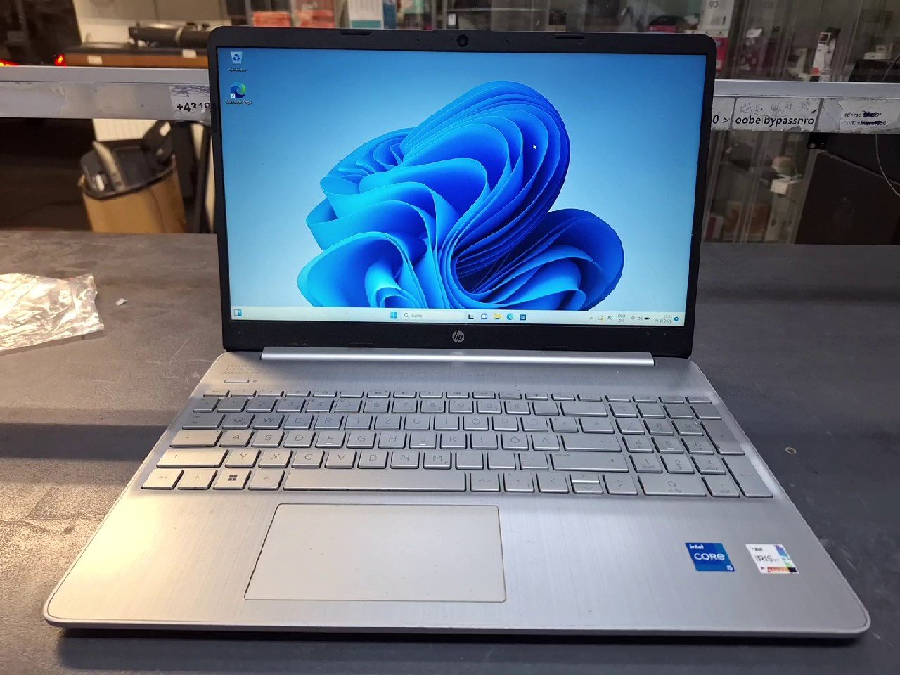 HP Laptop FHD i5-1135G7 8GB RAM, Intel Core i5-1135G7, 8GB RAM, FHD Display, 512GB SSD, Silber | Zustand: Gut – Bild 2