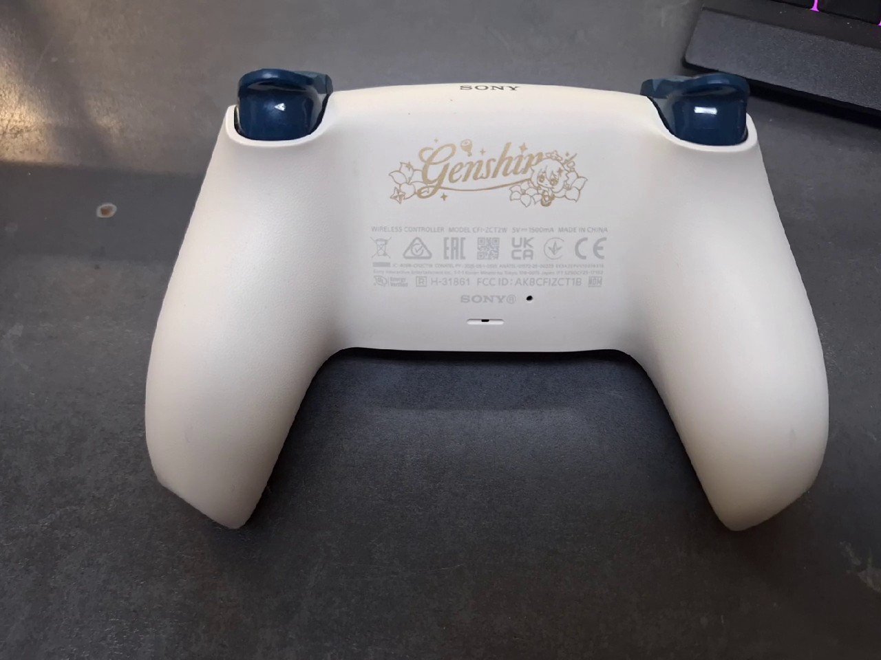 Sony DualSense PS5 Controller Genshin Impact, Kabelloser Controller, Sonderedition CFI-2CT2W, Ohne Zubehör | Zustand: Sehr Gut – Bild 3