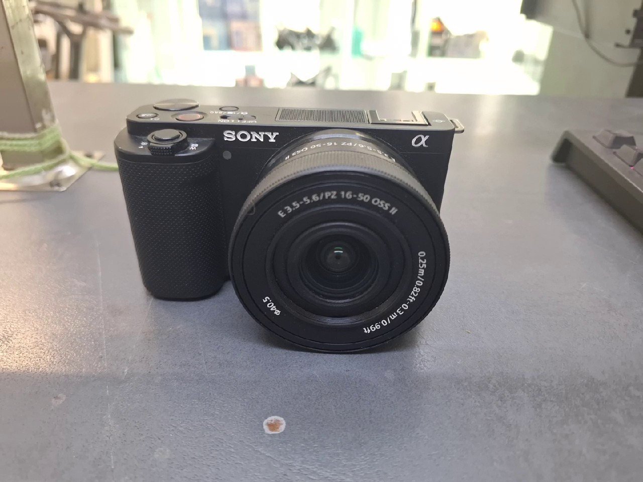 Sony Alpha ZV-E10 + 16-50mm II Schwarz, APS-C Systemkamera, 24 MP, 4K Video, PZ 16-50mm OSS II Objektiv, ohne | Zustand: Sehr Gut – Bild 2