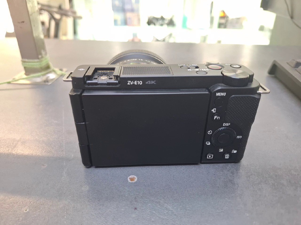 Sony Alpha ZV-E10 + 16-50mm II Schwarz, APS-C Systemkamera, 24 MP, 4K Video, PZ 16-50mm OSS II Objektiv, ohne | Zustand: Sehr Gut – Bild 3