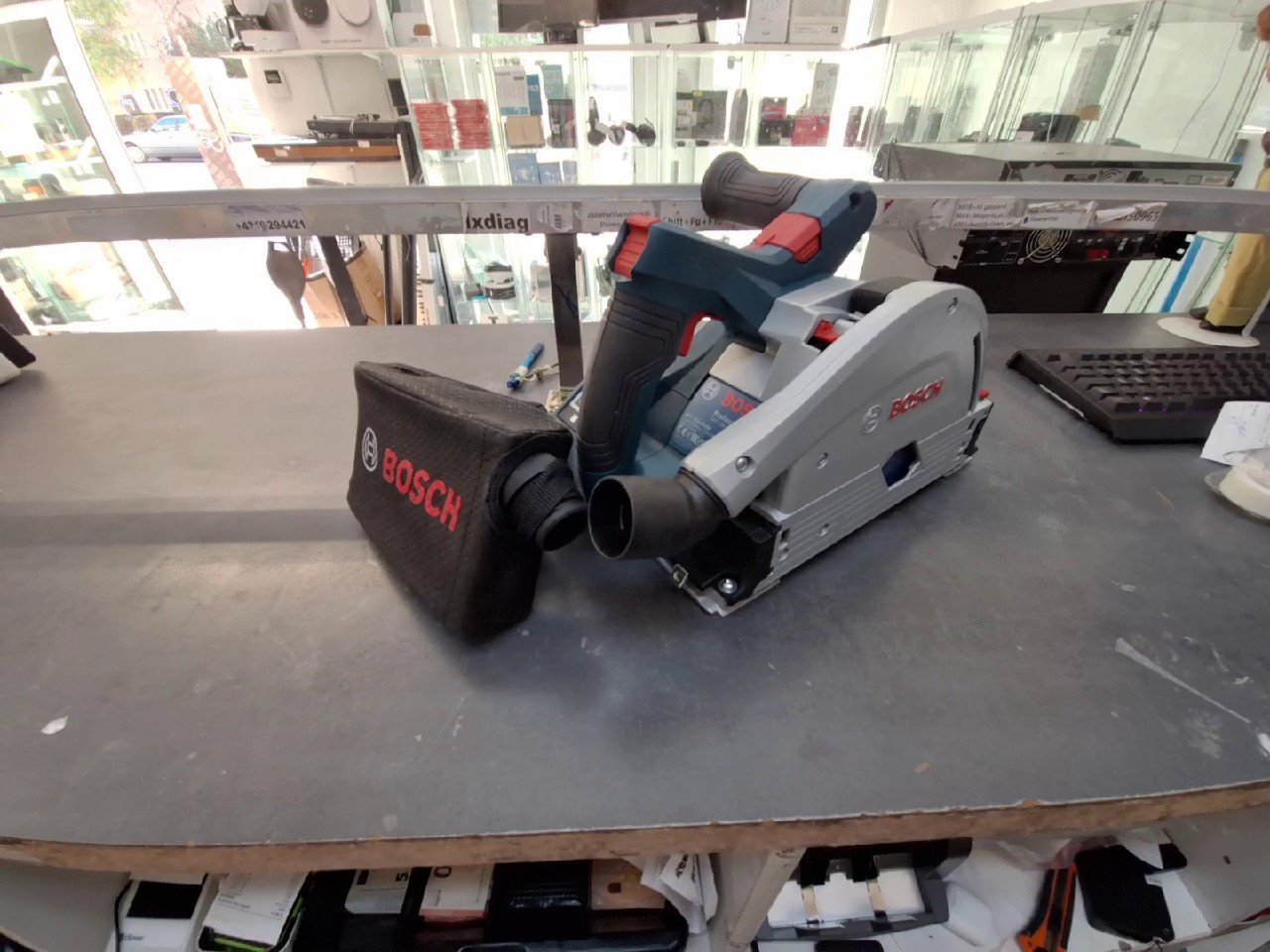 Bosch Professional GKT 18V-52 GC Akku-Tauchsäge, 18V, BITURBO Brushless, 1620 Watt äquivalent, L-BOXX, mit 1 Akku 2 A und Lg, | Zustand: Wie Neu – Bild 3